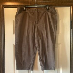 Size 16 St John's Bay Brown Capris